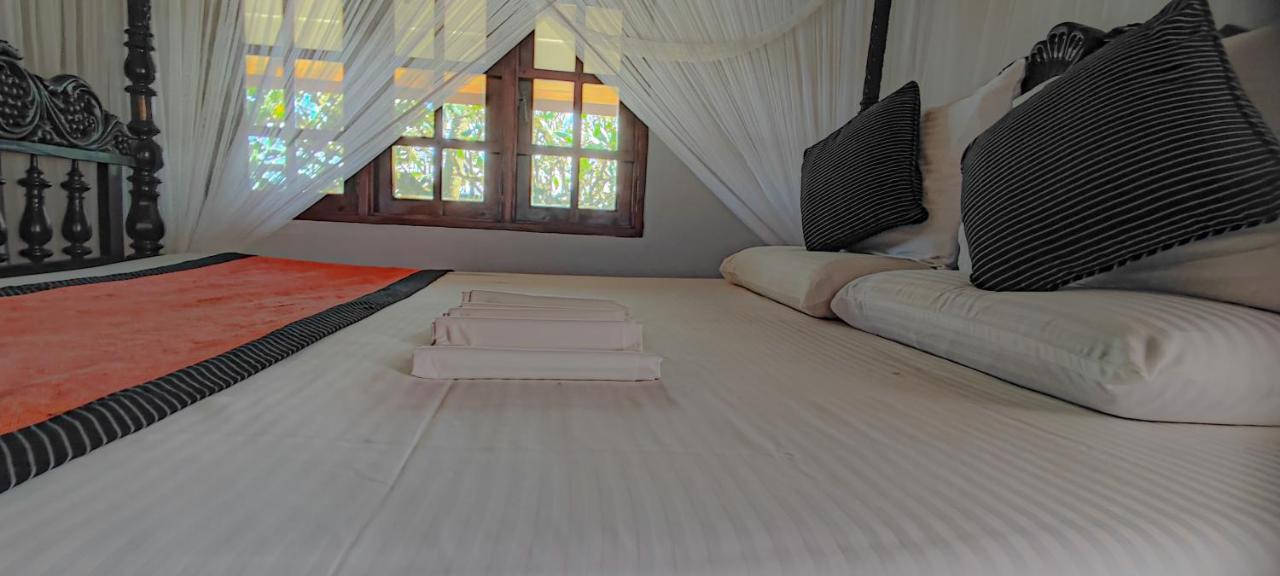 Nu-vin Beach Hotel Ahangama Buitenkant foto