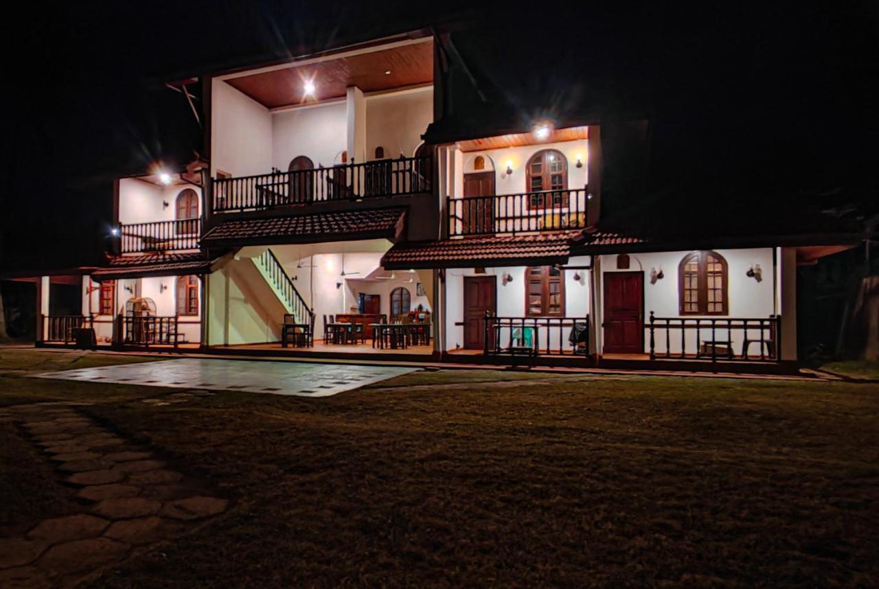 Nu-vin Beach Hotel Ahangama Buitenkant foto