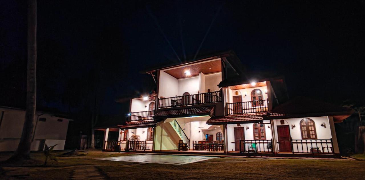 Nu-vin Beach Hotel Ahangama Buitenkant foto