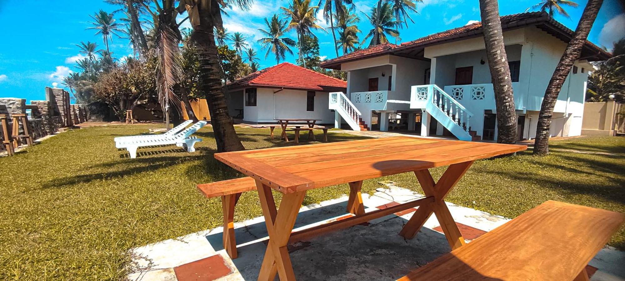 Nu-vin Beach Hotel Ahangama Buitenkant foto
