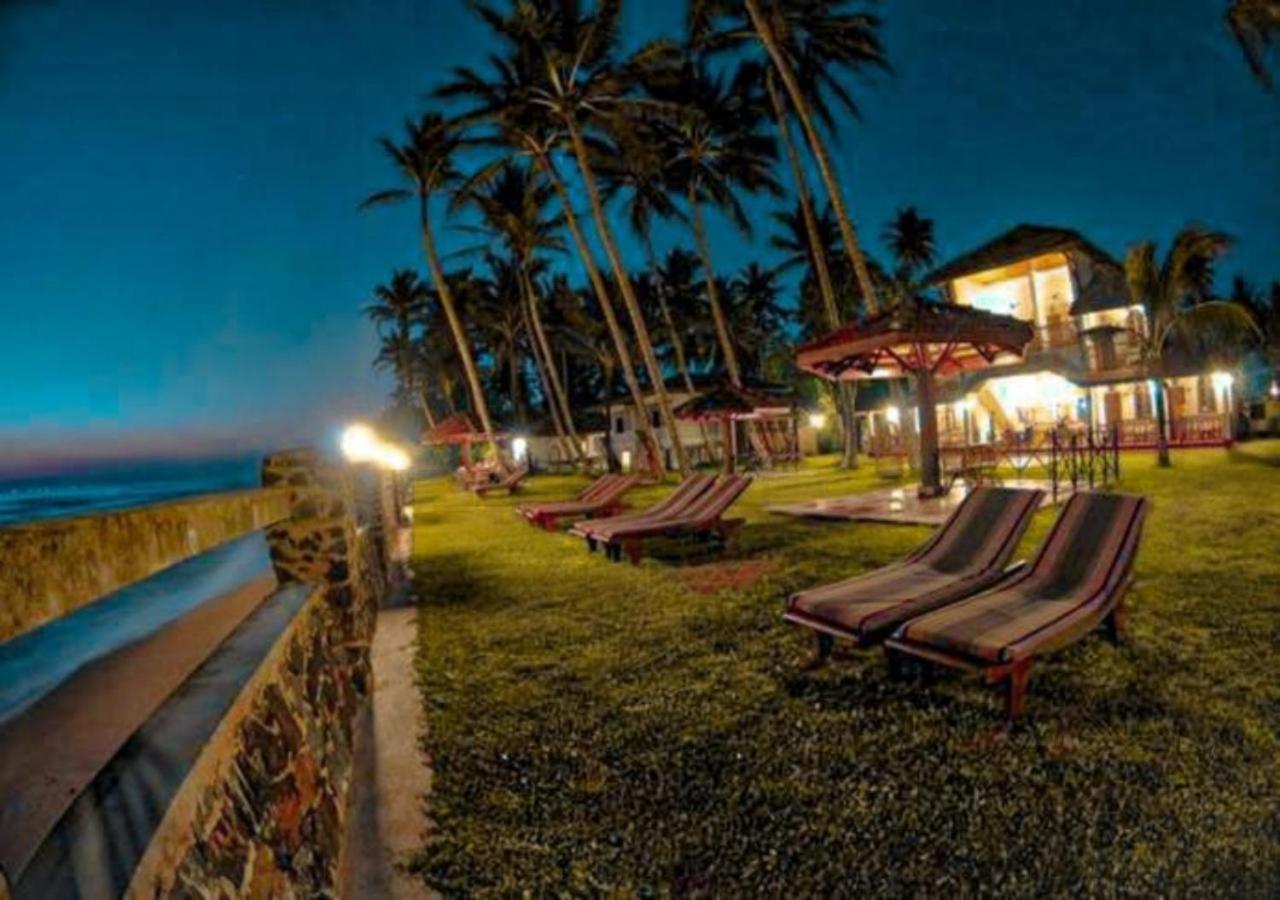 Nu-vin Beach Hotel Ahangama Buitenkant foto