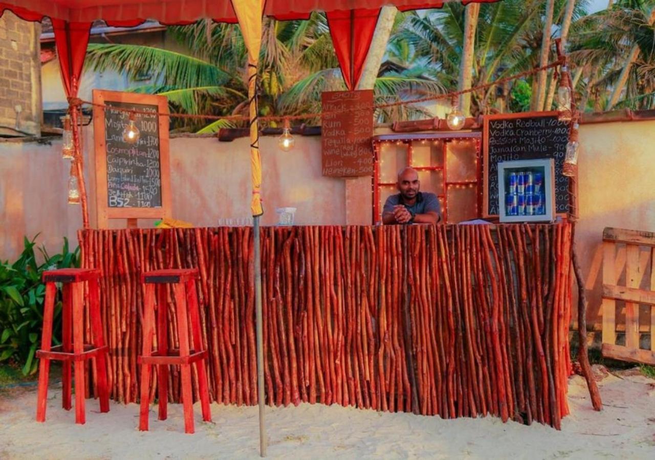 Nu-vin Beach Hotel Ahangama Buitenkant foto