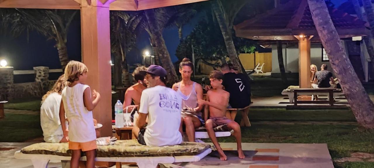 Nu-vin Beach Hotel Ahangama Buitenkant foto